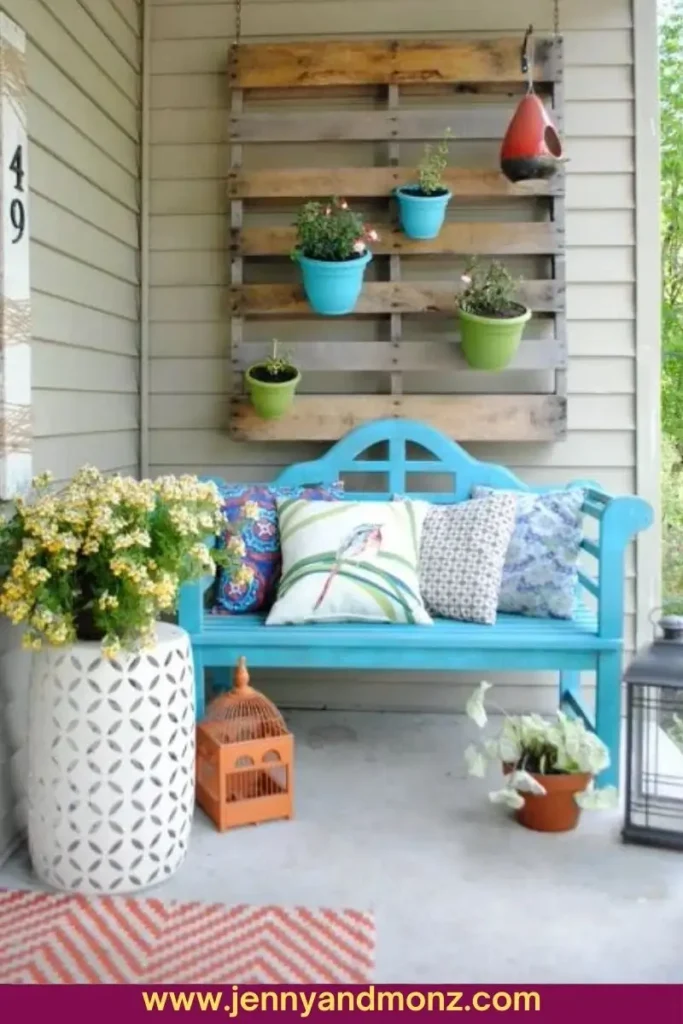 Pallet stand on Patio wall decor