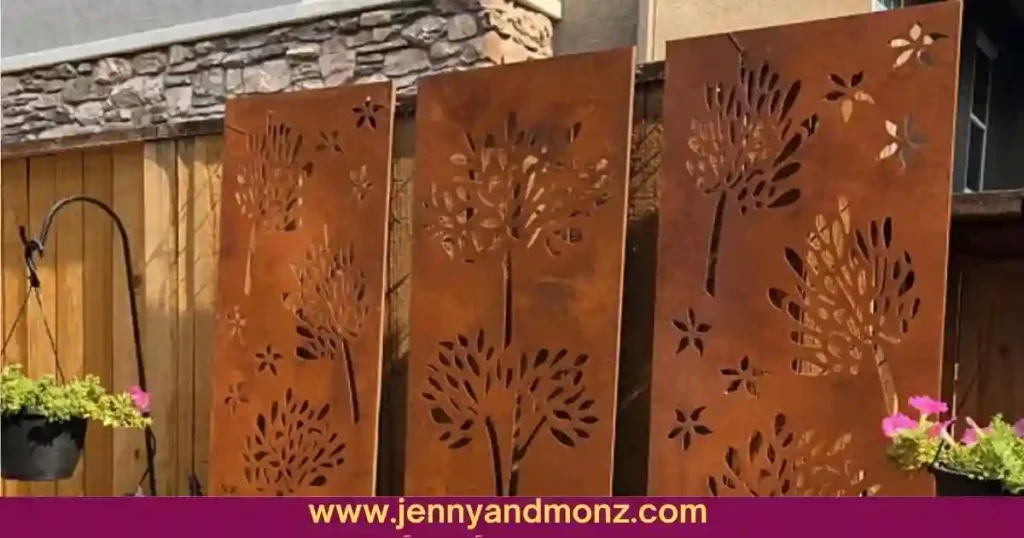 Outdoor wall decorated with metallic panels