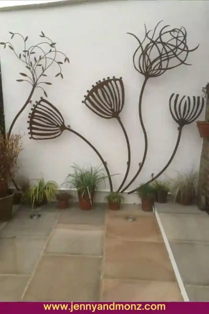 Outdoor wall decorated with steel sculpture